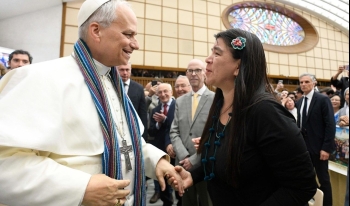 el-papa-leon-destaca-el-periodismo-como-puente-de-paz-en-el-vaticano