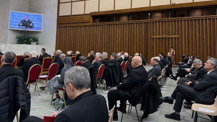 La Eucaristía: Más que un rito, una unión transformadora con Cristo, según el padre Pasolini