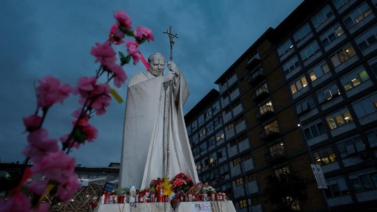 Estabilidad en la salud del Papa Francisco: médicos dejan de emitir boletín diario