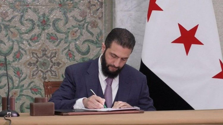 Siria inicia transición de cinco años con nueva Constitución tras 14 años de guerra civil