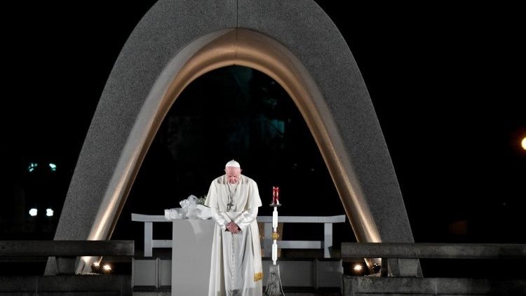 Papa Francisco cuestiona el uso de la guerra nuclear en la resolución de conflictos