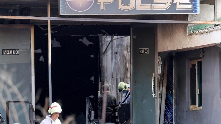 El Papa Francisco muestra su solidaridad con víctimas de incendio en club nocturno de Macedonia