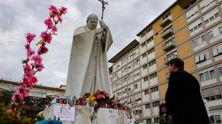 Mejora significativa en la salud del Papa Francisco: reduce su dependencia de la oxigenoterapia
