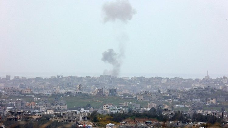 Conflicto Israel-Palestina: Bombardeos en Gaza dejan al menos 71 muertos en una noche