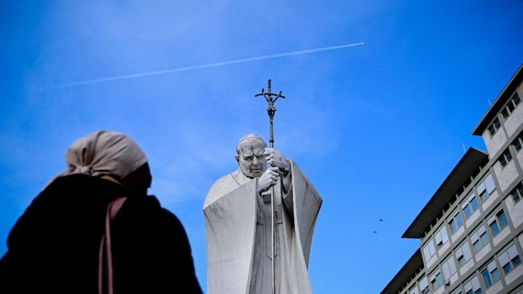 Papa Francisco saludará a los fieles este domingo desde el Policlínico Gemelli