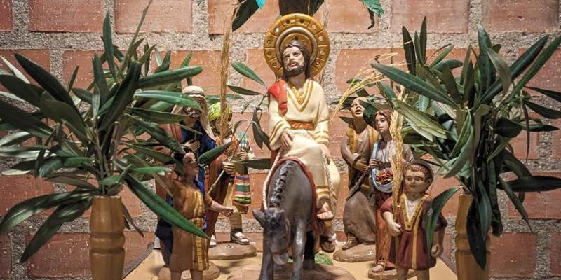 Exposición de pasos de Semana Santa en miniatura en la parroquia Santa María del Buen Aire