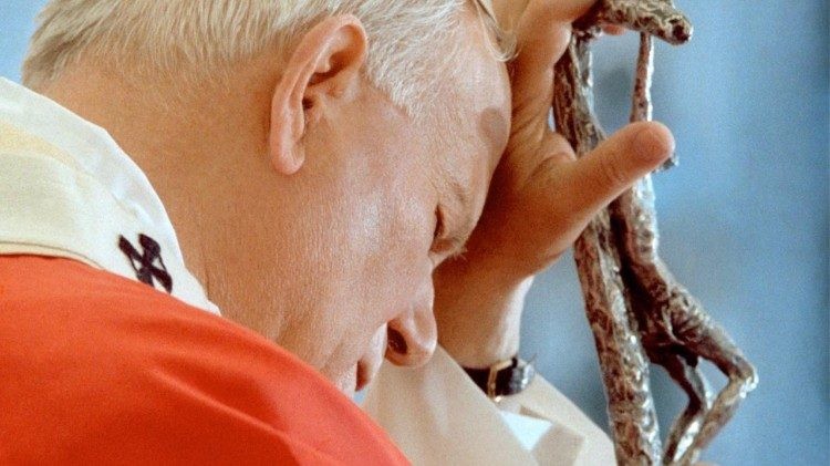 El legado de Juan Pablo II: 20 años de inspiración para la paz global