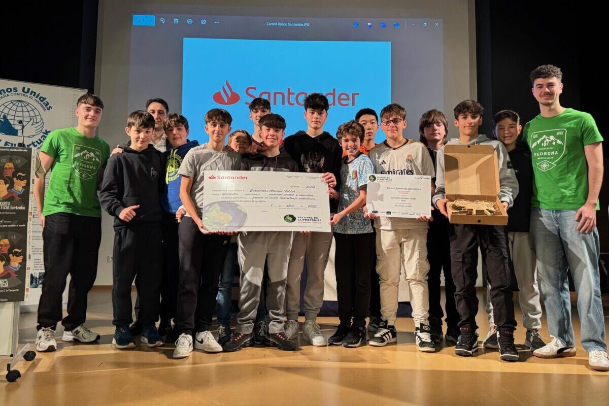 El colegio Carmelitas de Vitoria finalista en concurso nacional de Manos Unidas
