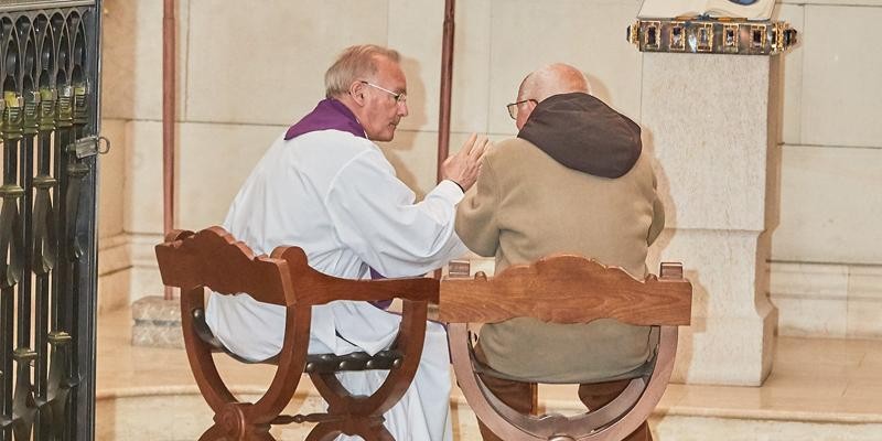 Celebraciones de Jueves Santo en la Catedral de la Almudena el 17 de abril