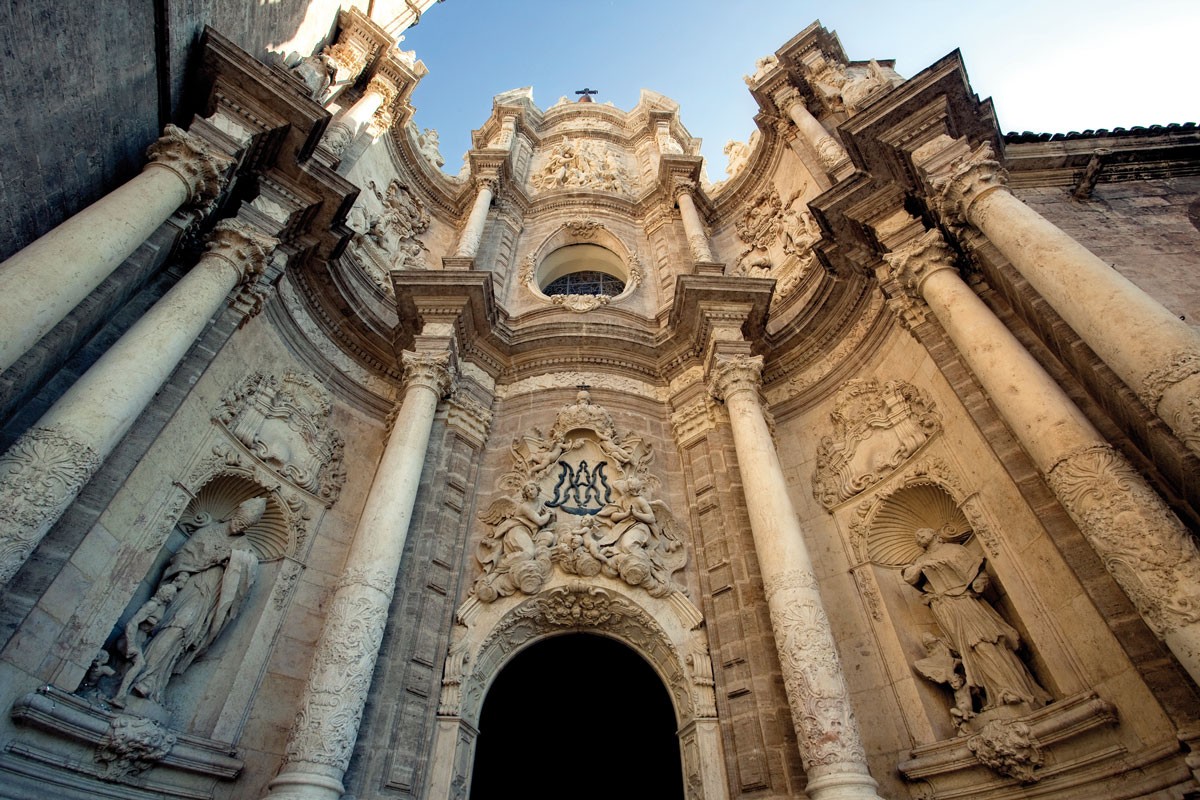 Jaime Sancho presenta su guía histórico-artística de la Catedral de Valencia