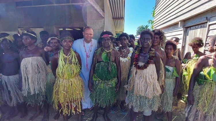 El Papa visita Vanimo, Papúa Nueva Guinea, y refuerza la fe de la comunidad local