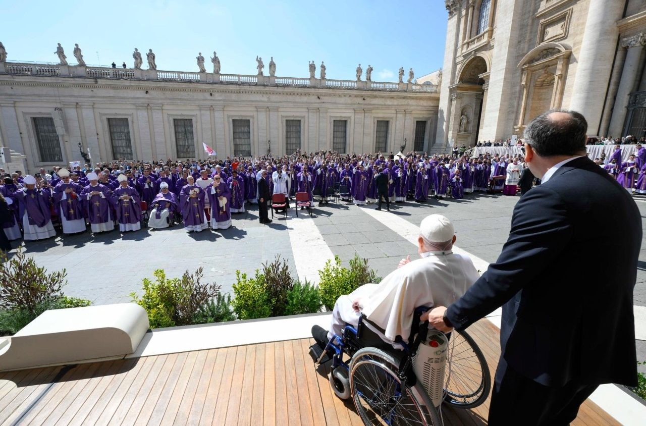 El Papa Francisco mejora en su recuperación y podría retomar sus actividades pronto