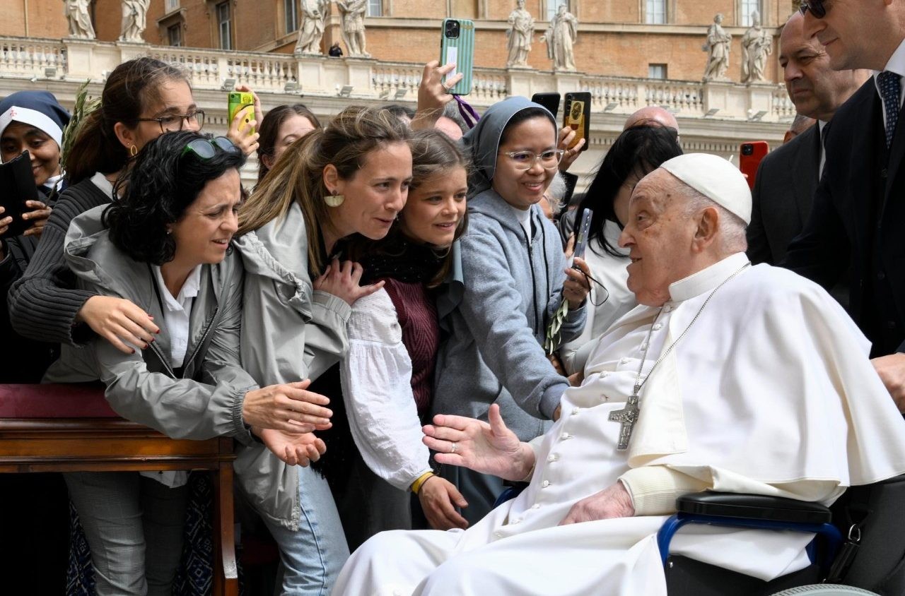 El Papa Francisco sorprende con aparición en el Domingo de Ramos en el Vaticano