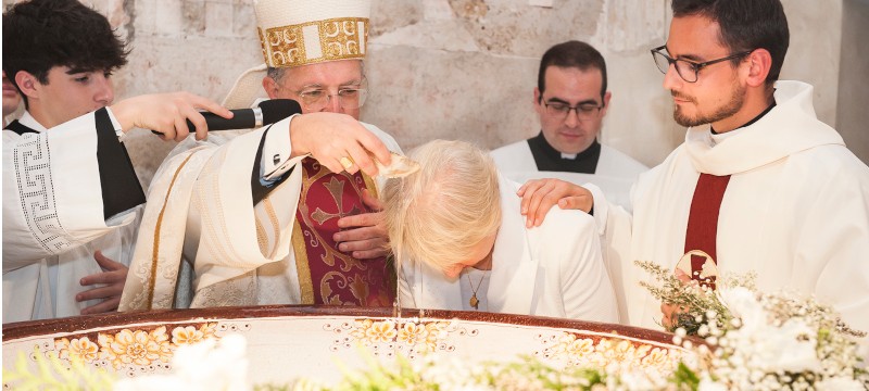 33 adultos de la diócesis serán bautizados en la catedral durante la Vigilia Pascual