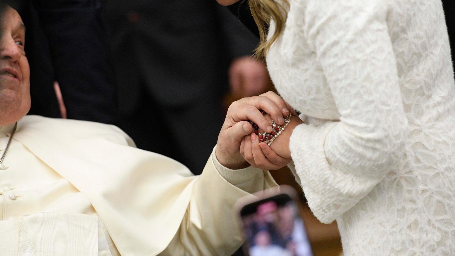 El Papa Francisco propone bonos de ayuda para facilitar reuniones familiares