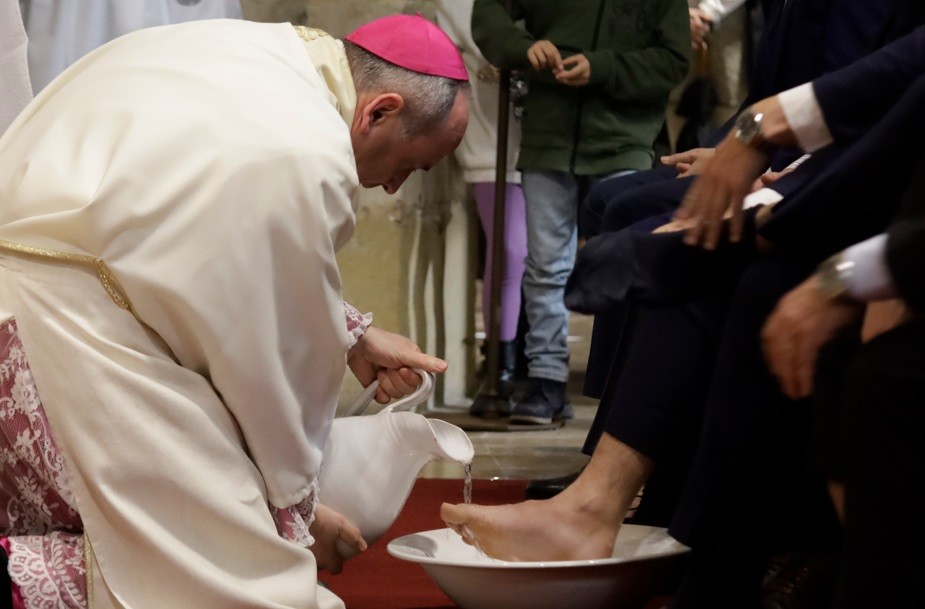 Mons. Antonio Prieto preside los Oficios de Jueves Santo en Alcalá de Henares