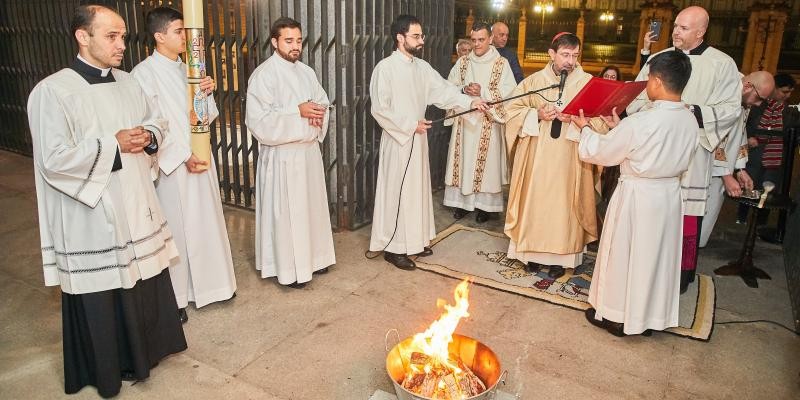 La Vigilia Pascual marca el inicio del Domingo de Resurrección en la tradición cristiana