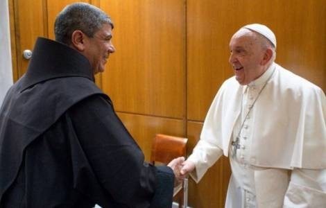 El padre Ibrahim Faltas destaca en Emaús la mansedumbre y el amor valiente según el Papa Francisco