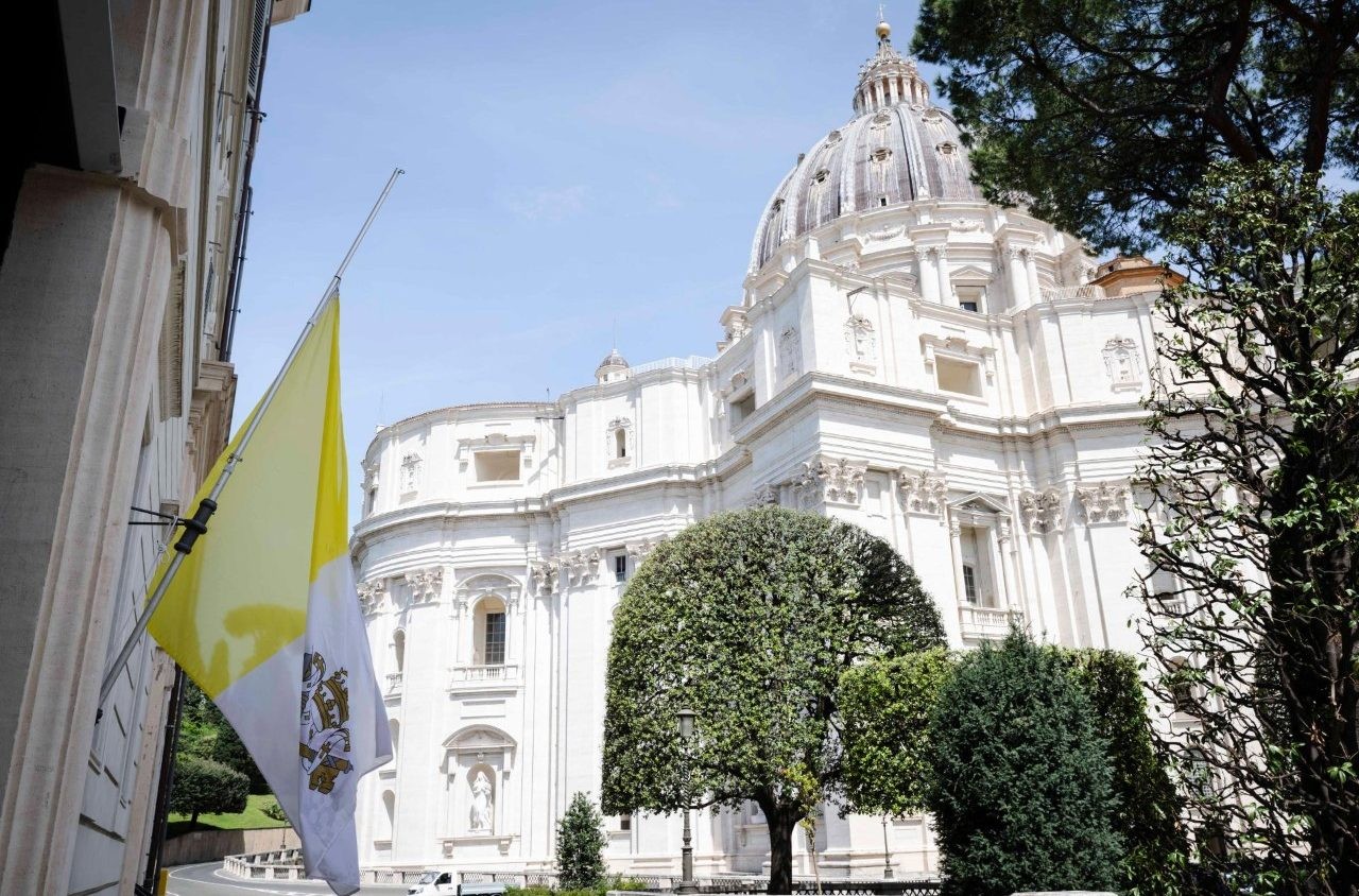 Fallece el Papa Francisco por ictus cerebral y colapso cardiovascular irreversible en el Vaticano