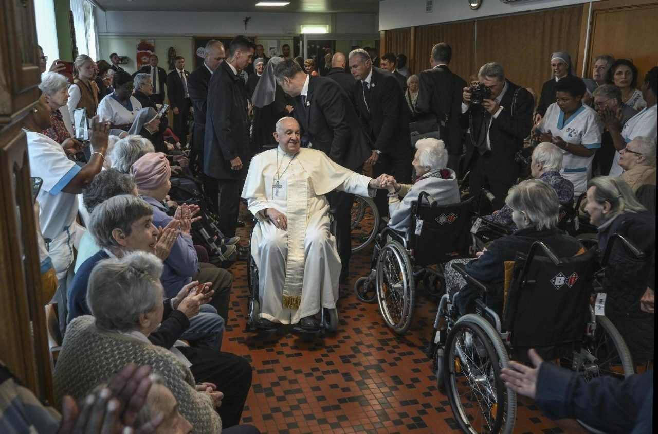 El Papa Francisco firma el prefacio de un libro del cardenal Scola sobre el sentido cristiano de la muerte