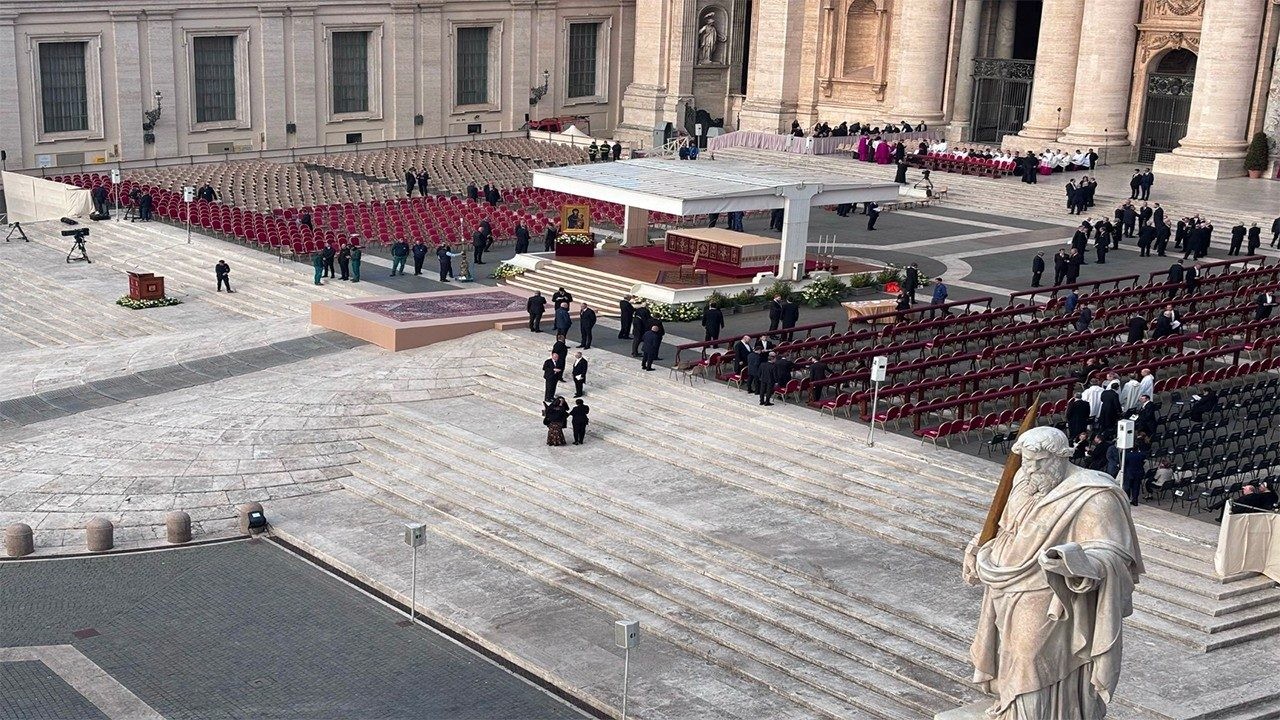 La Basílica de San Pedro acoge el funeral del Papa Francisco, símbolo de unidad católica