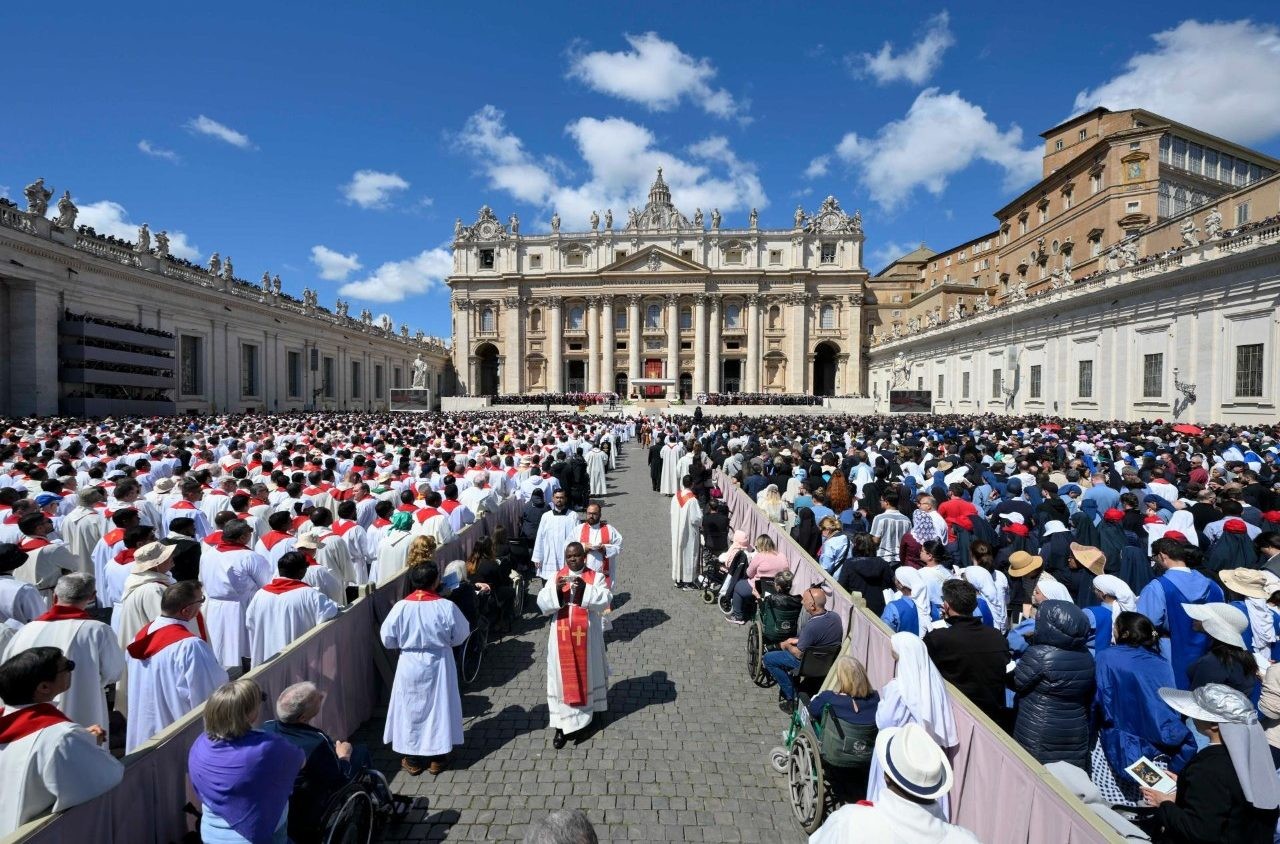La Iglesia y el mundo despiden al Papa Francisco en emotiva ceremonia en el Vaticano