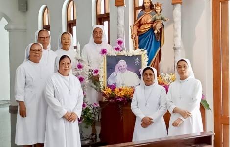 La hermana Ana Rosa Sívori, prima del Papa, reconocida por su labor solidaria en Roma