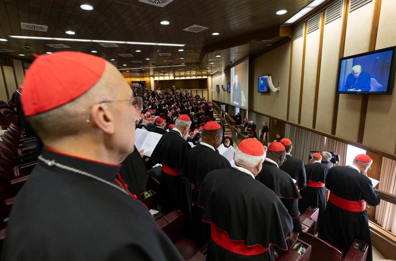 Cardenales abordan sostenibilidad financiera y transparencia en la Santa Sede