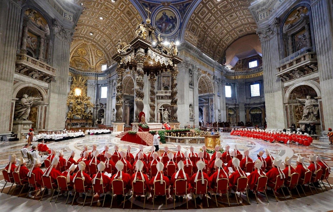 El cardenal Sandri insta a cardenales a seguir el ejemplo de servicio del Papa Francisco