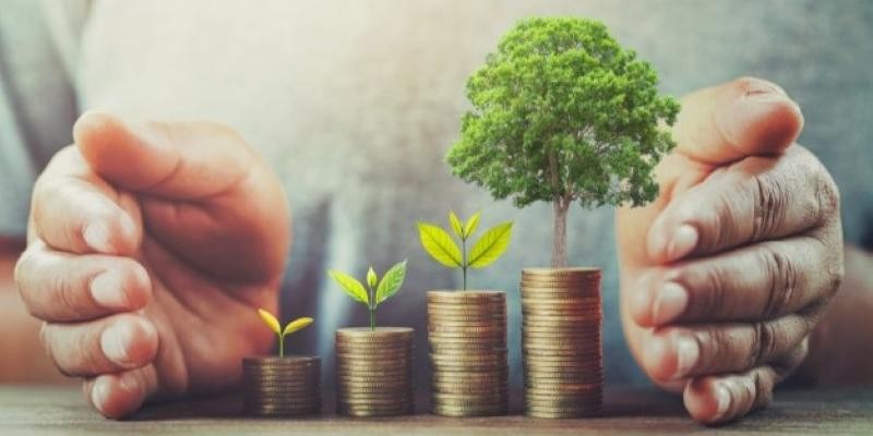La Parroquia del Santísimo Redentor acoge charla sobre fe y economía