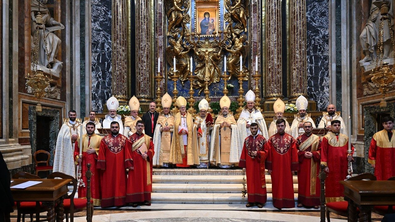El patriarca Sedrak y el cardenal Gugerotti celebran la liturgia copta en Roma